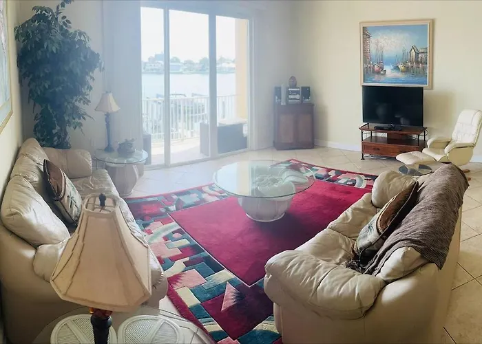 Clearwater Townhome!